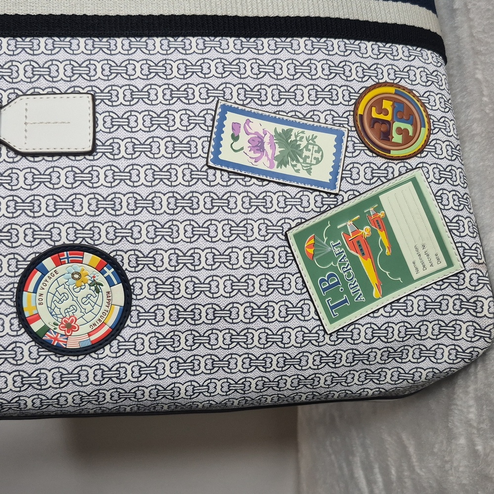 Tory Burch VACATION Patterned Tote Bag - Picture 10 of 17